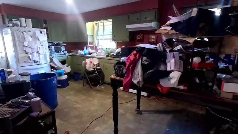 A 22-year-old helped a widower in a tough spot with free services.