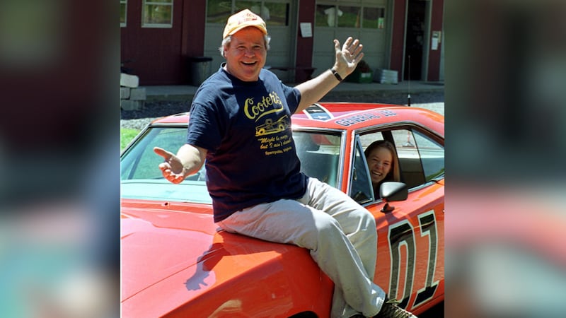 - Ben Jones, who played mechanic Cooter Davenport on the hit television show ‘The Dukes of...