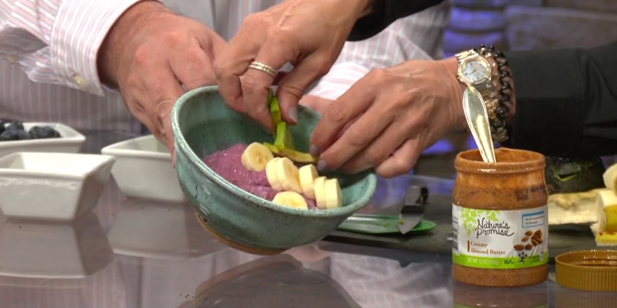 Good 4 ME: Peach-Berry Cheesecake Smoothie Bowl