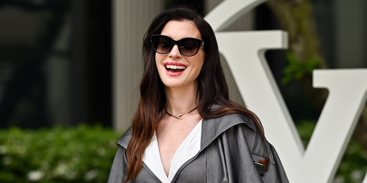 Actress Anne Hathaway Announces Third Pregnancy
