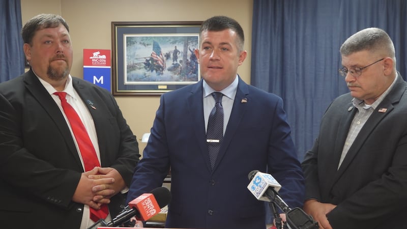 Maine Republicans call on state Auditor Matt Dunlap to release work hour records