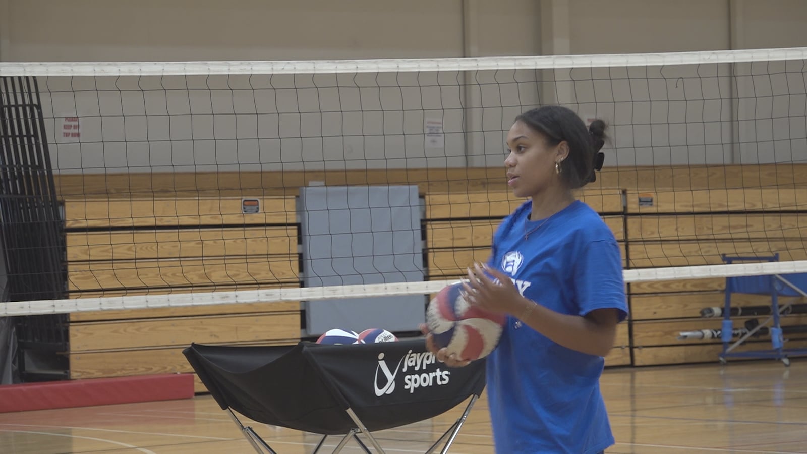 Youth volleyball clinic brings in Colby College players as coaches