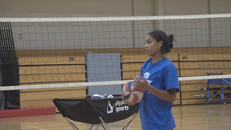 Youth volleyball clinic brings in Colby College players as coaches